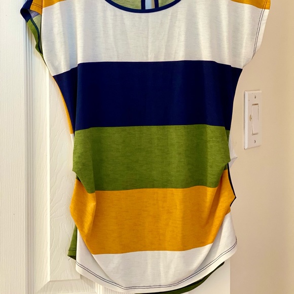 Perfect fall top - Picture 3 of 3